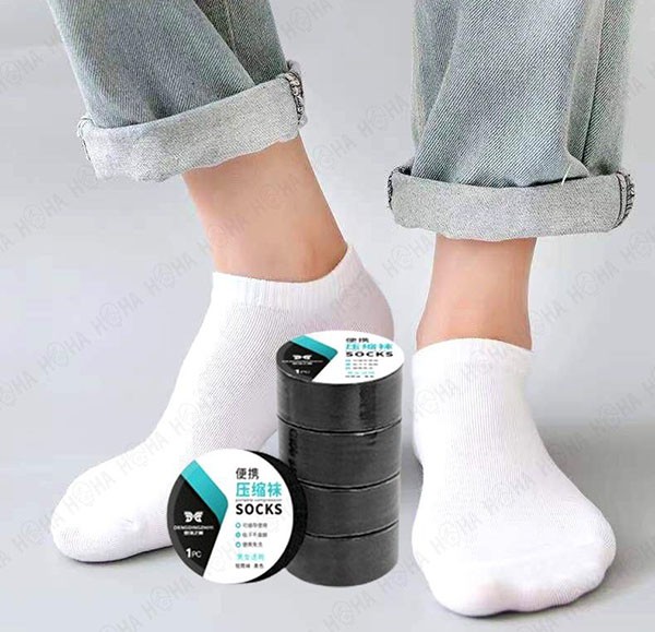 ONE TIME USE SOCKS-White